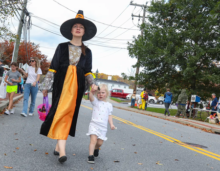 2023-Halloween-Parade-wilton-center-133.webp