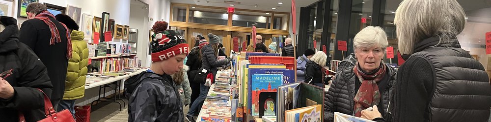 HolidayBookSale2022IMG_2265.JPG