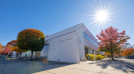 Librarycornersunburst.jpg